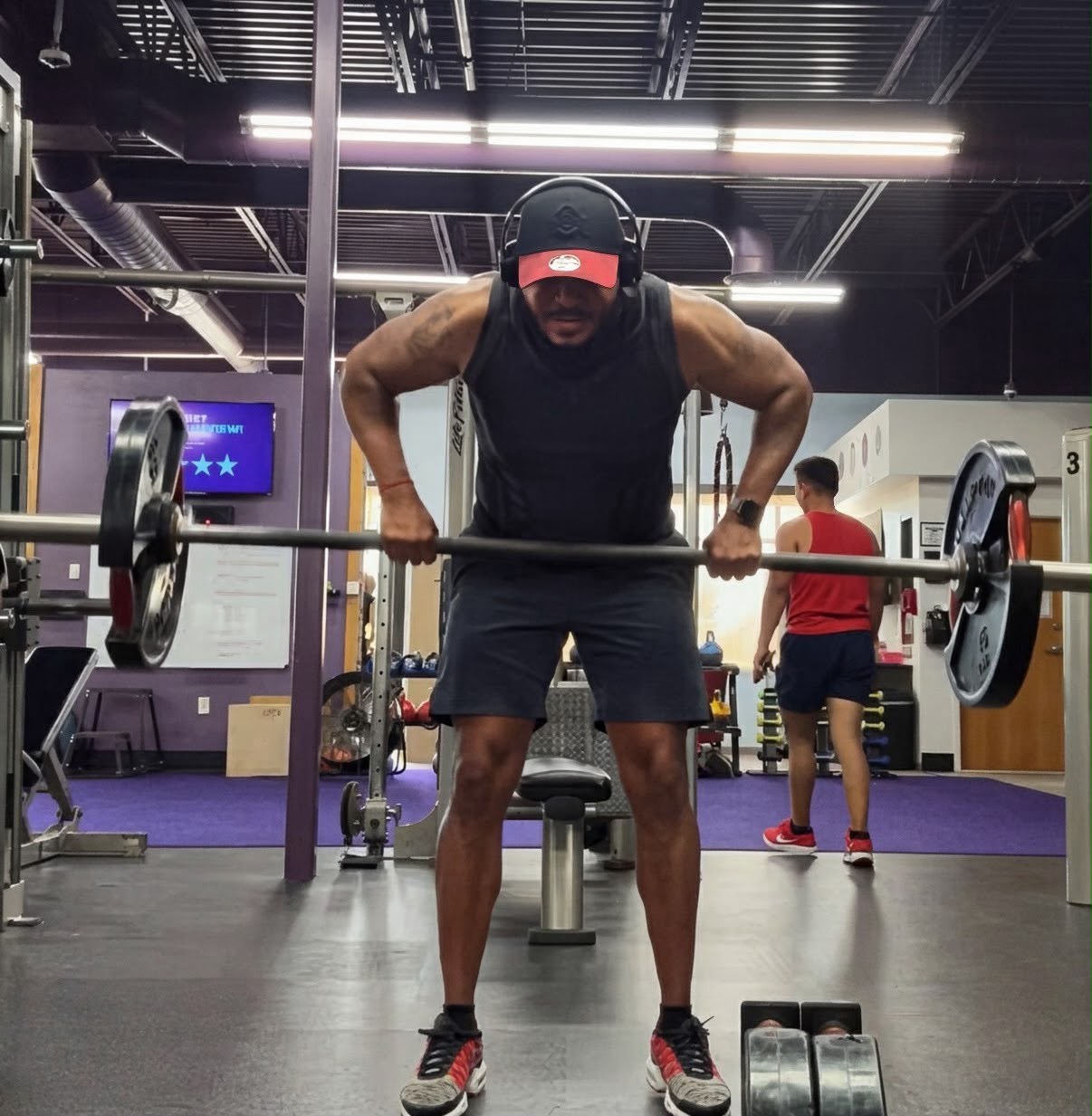 Jeff Lynch training with a barbell row